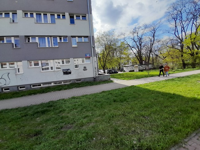 ul. Sobieskiego 99 Warszawa herb klubu Warszawianka